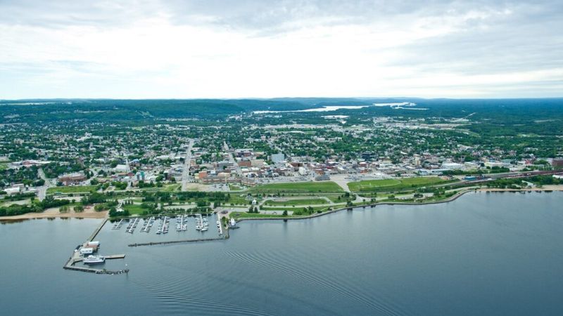 Air Canada Jack Garland Airport – YYB Terminal