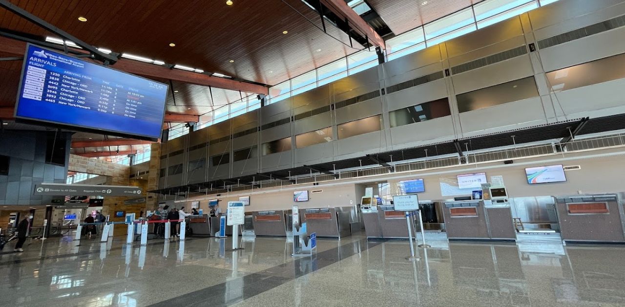 Delta Airlines Wilkes-Barre/Scranton International Airport – AVP Terminal