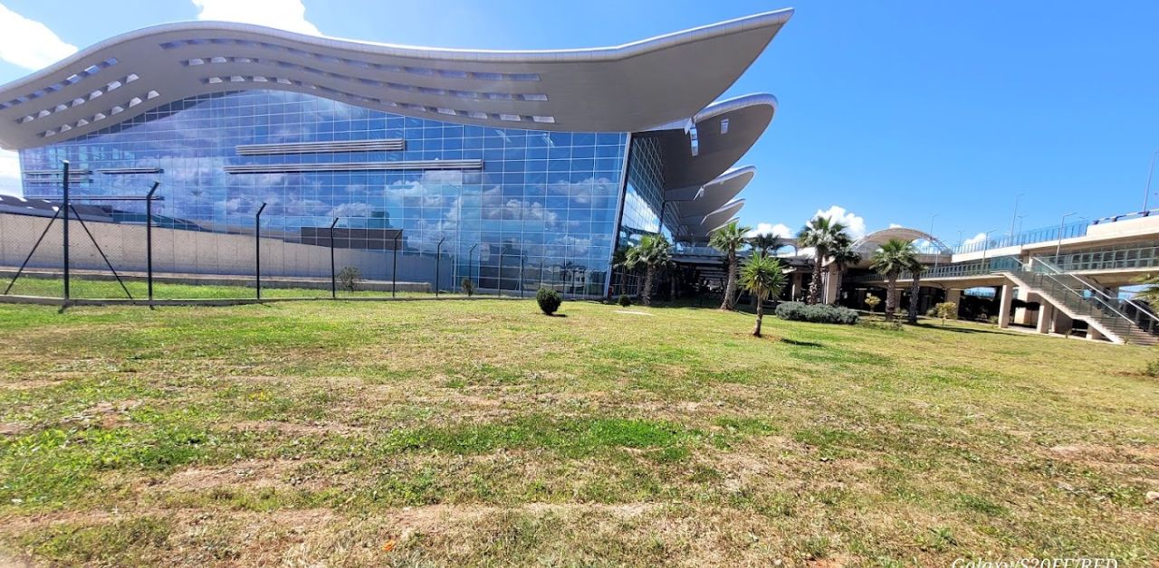 Qatar Airways ALG Terminal