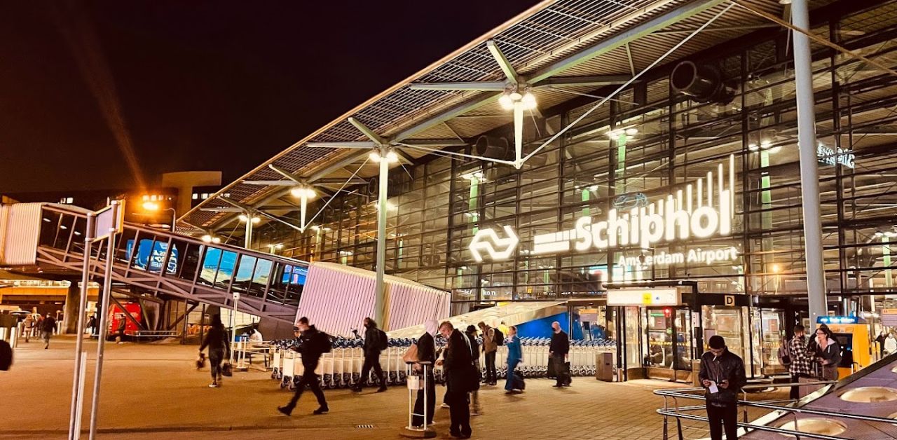 Qatar Airways AMS Terminal