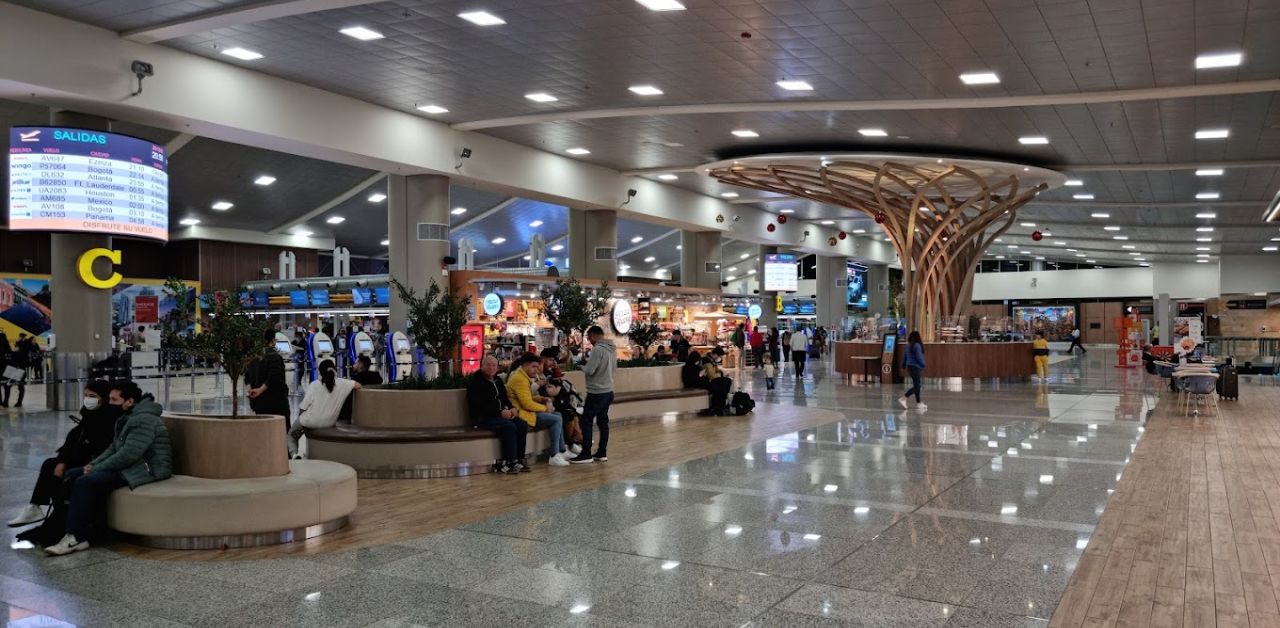 Qatar Airways UIO Terminal