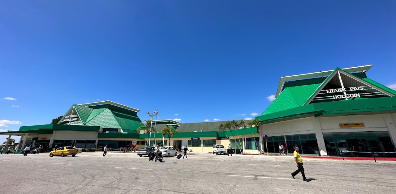 JetBlue Airways Frank País International Airport – HOG Terminal