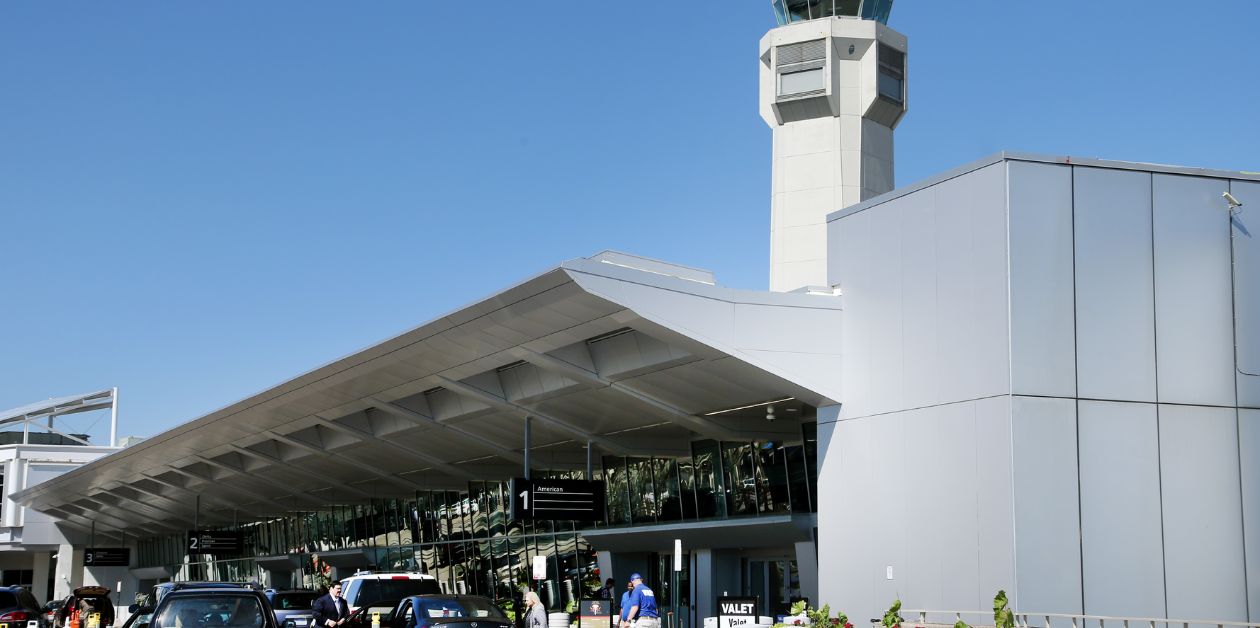 United Airlines Cleveland Airport Office in Ohio