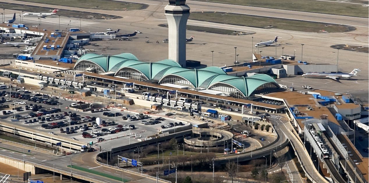 United Airlines Lambert Airport Office in Mississippi