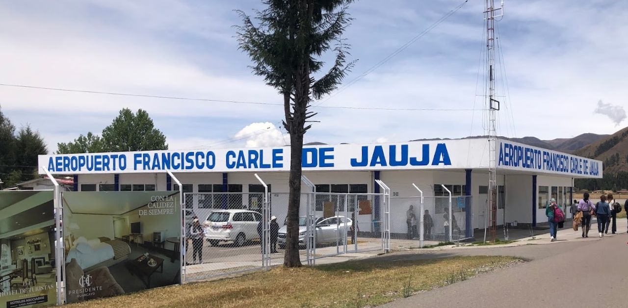 Delta Airlines Francisco Carle Airport – JAU Terminal