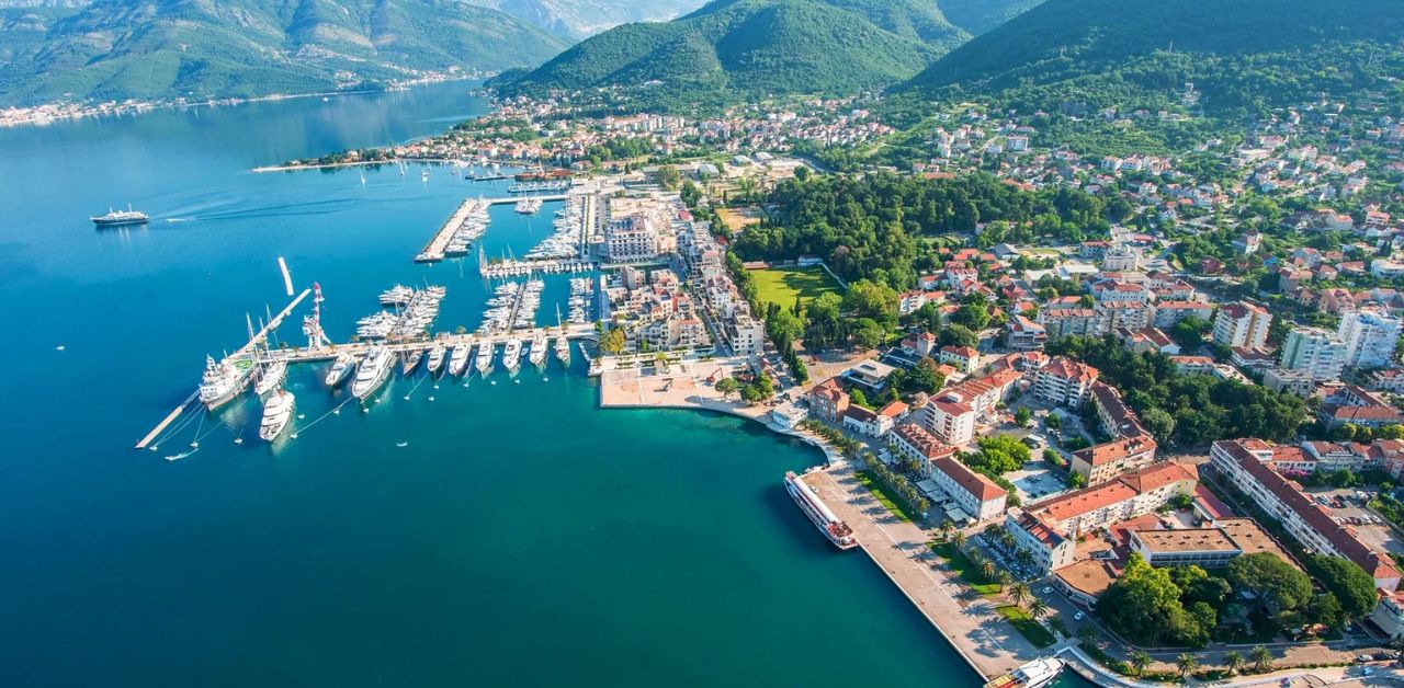 Easyjet Airlines Tivat Office in Montenegro