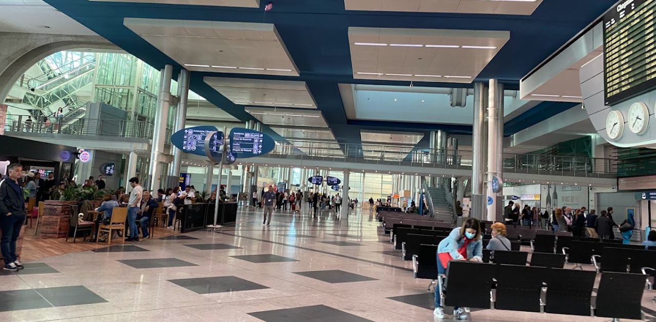 Endeavor Air Francisco Sá Carneiro Airport – OPO Terminal