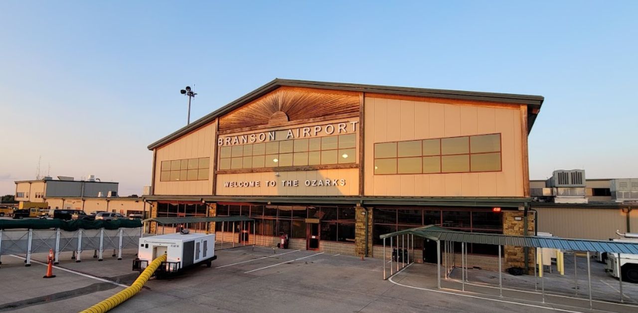 Frontier Airlines Branson Airport – BBG Terminal