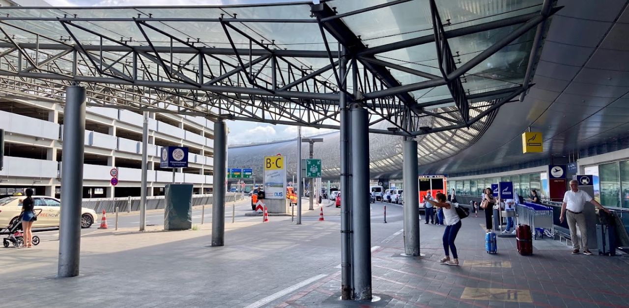 Starlux Airlines DUS Terminal