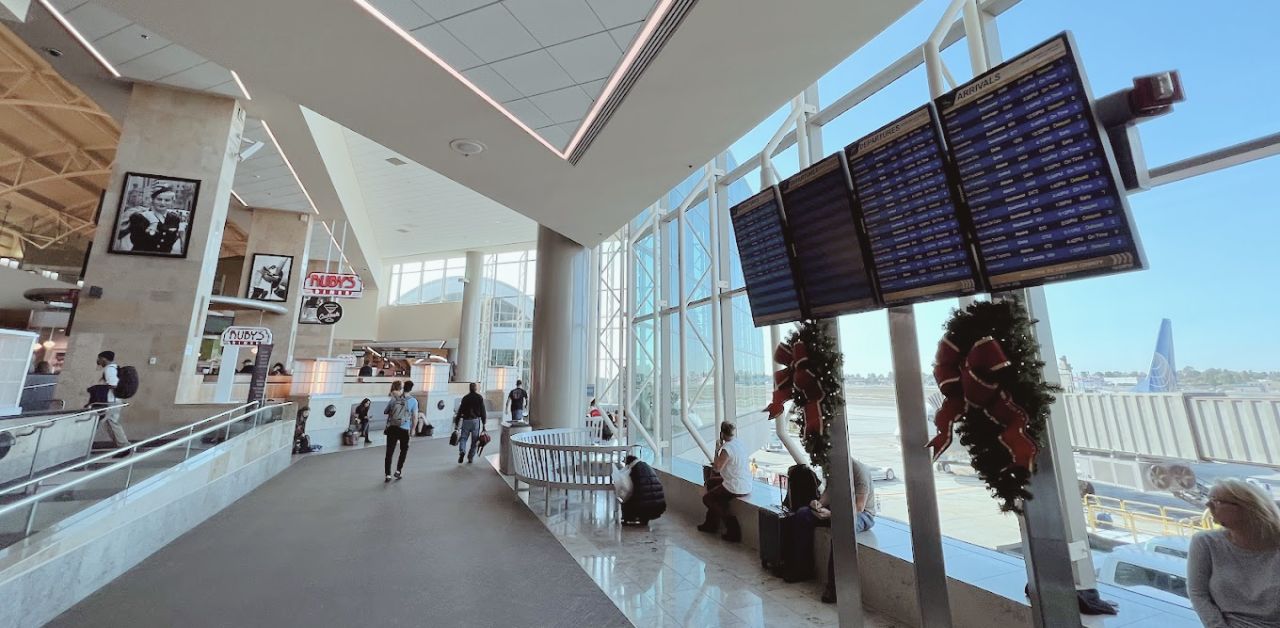 Vietnam Airlines SNA Terminal